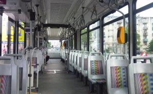 Zagreb: Manijak koristi gužve u tramvaju kako bi dirao žene 