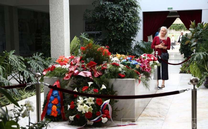 Na Titovom grobu danas cvijeće građana iz cijele bivše Jugoslavije