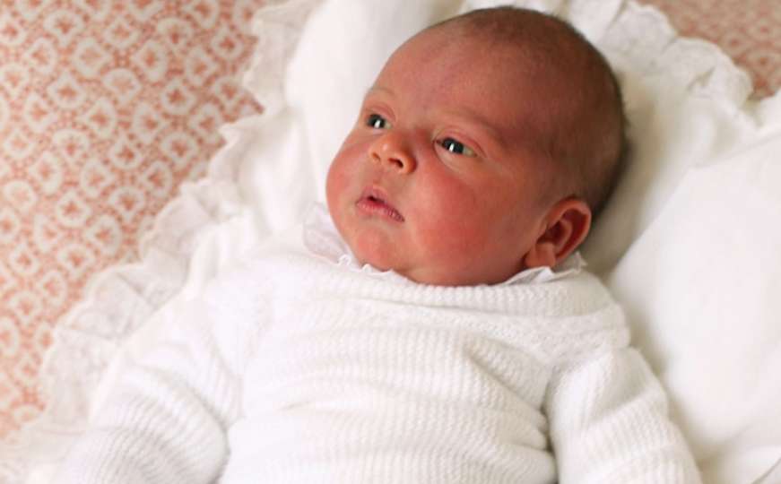Britanska kraljevska porodica objavila prve fotografije princa Louisa