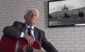 Legendarni Kemal Monteno: Ako pitaš gdje sam sada, ne idem iz ovog grada...