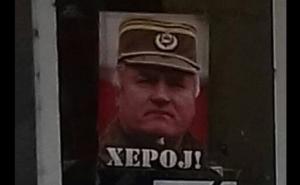 Plakati ratnog zločinca Ratka Mladića u Višegradu, mural u Kalinoviku