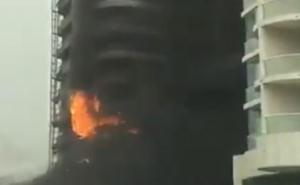 Nakon pješčane oluje požar zahvatio neboder u Dubajiu