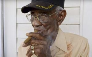 A i dalje pije viski i puši duhan: Najstariji Amerikanac proslavio 112. rođendan