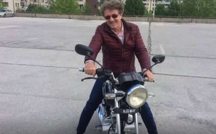 Legendarni Brega u Hadžićima položio vozački ispit za vožnju motociklom 