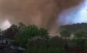 Prizori lede krv u žilama: Objavljeni snimci strahovitog tornada u Njemačkoj 