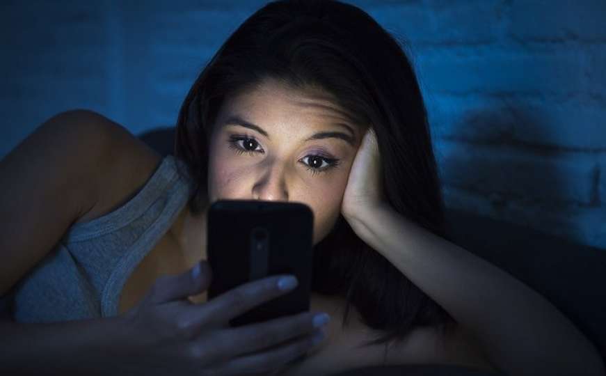 Korištenje mobitela prije spavanja negativno utječe na dobar san