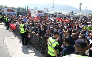 Zetra spremna za dolazak Erdogana, hiljade učesnika čekaju početak mitinga