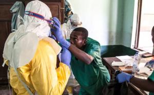 Deseci žrtava ebole u Kongu, počinje vakcinacija
