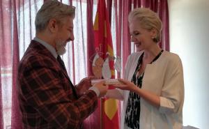 Prvi suveniri Narodnog pozorišta Sarajevo dodjeljeni u Makedoniji
