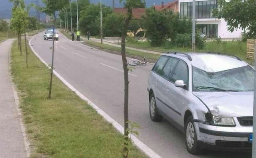 Bihać: U teškoj saobraćajnoj nesreći poginuo 17-godišnjak na biciklu