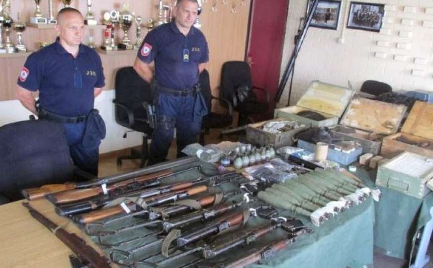 Pronađen arsenal oružja kod osumnjičenog za ubistvo u Loparama