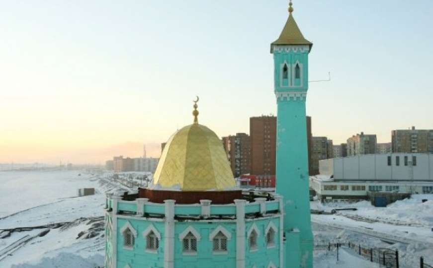 Najsjevernija džamija svijeta: Iftare iza ponoći, a poste duže od 23 sata