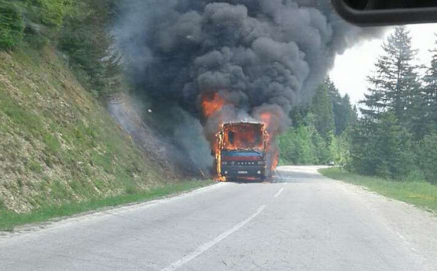 Izgorio autobus koji je odvezao učenike iz Banje Luke na ekskurziju