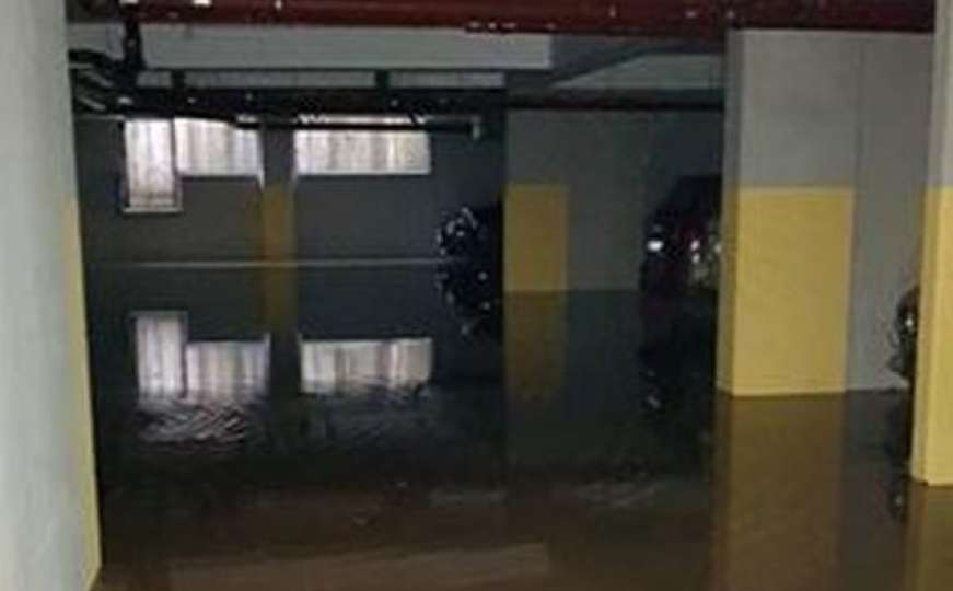 Poplavljene podzemne garaže u dijelu Sarajeva 