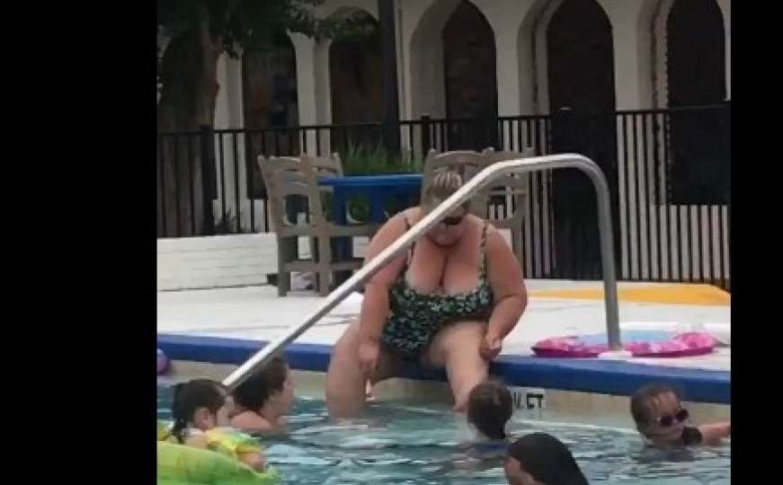 Odvratno: Žena brijala noge u prepunom hotelskom bazenu 