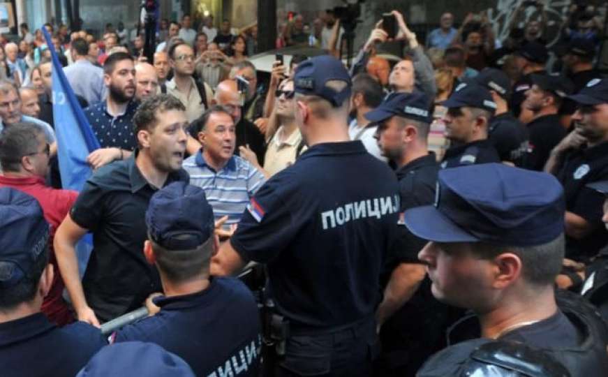 Šešelj i radikali nisu prošli policijski kordon, festival "Mirdita" ipak počeo