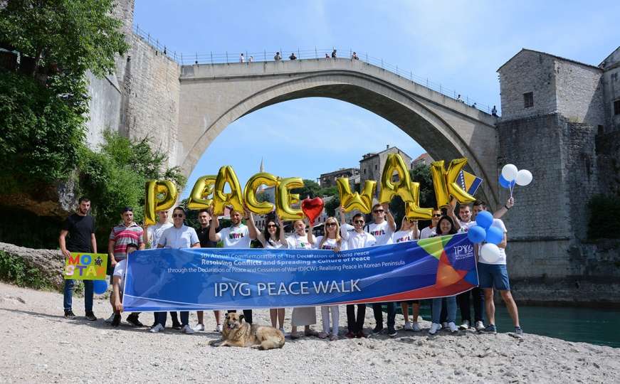 Šetnjom za mir mostarski studenti poručili da žele suživot i zajedničku BiH