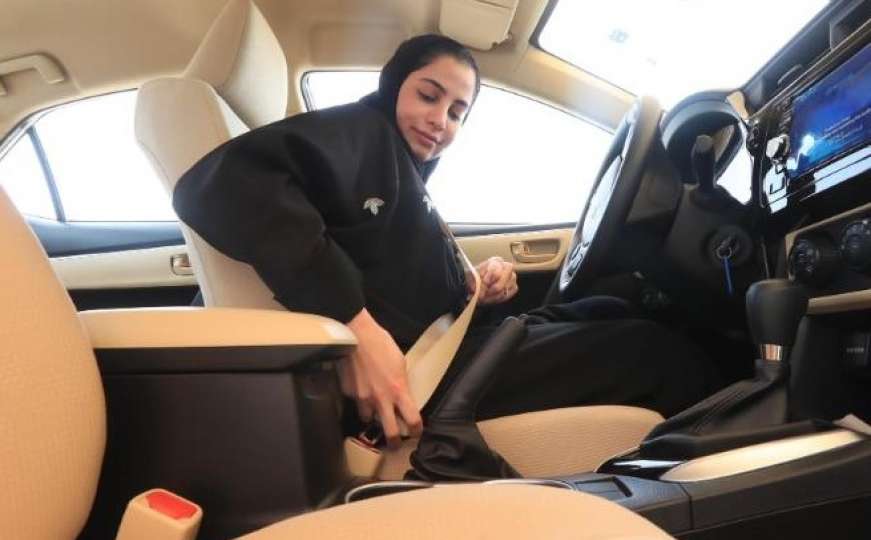 Deset žena u Saudijskoj Arabiji dobile vozačke dozvole