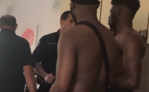 Turisti snimili hrvatske policajce s pendrecima koji su im upali u stan pa prijetili