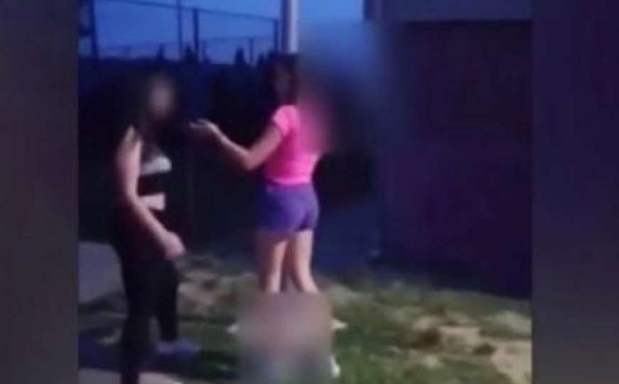 Uznemirujući snimak: Brutalna tuča tinejdžerki zgrozila cijelu regiju