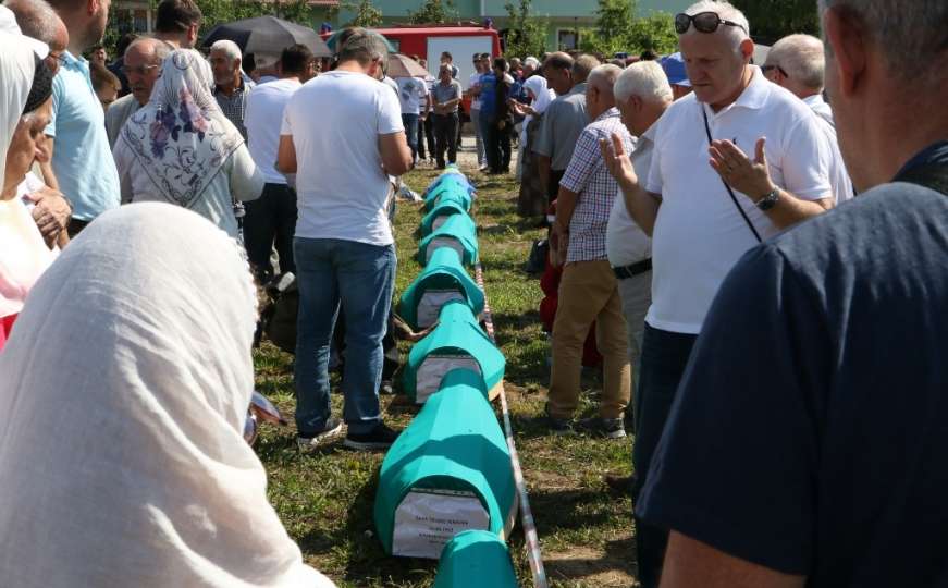 Posmrtni ostaci tri žrtve spremni za zajedničku dženazu u Prijedoru