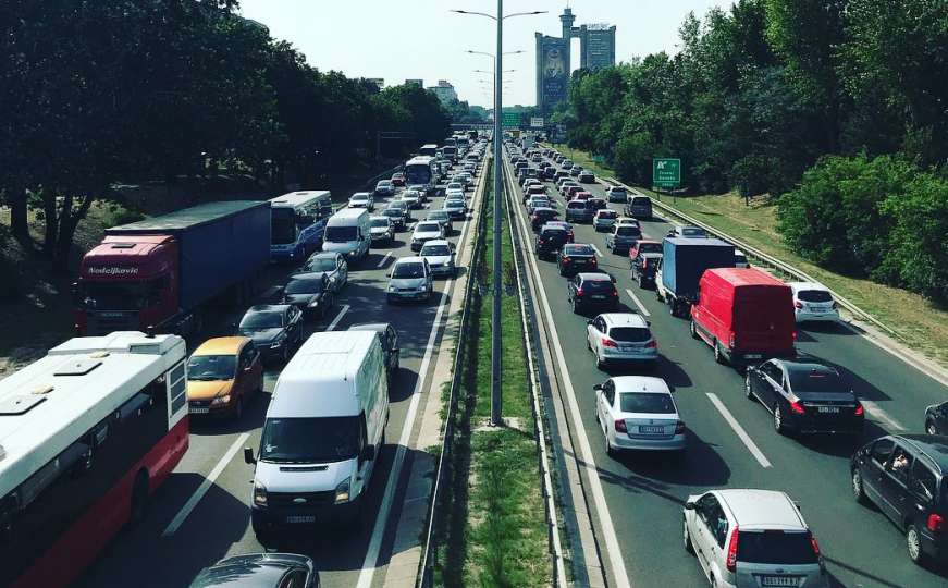 Cijene goriva blokirale ulice: Beograd stao na jedan sat