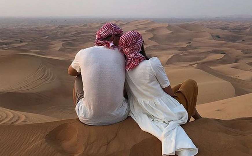 Ljubav na pješčanim dinama: Amra Silajdžić i Edin Džeko uživaju u pustinji