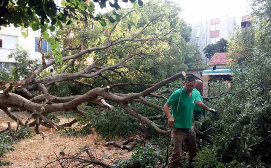 Nevrijeme paralisalo Hercegovinu: Sela bez struje, poplava u Bileći