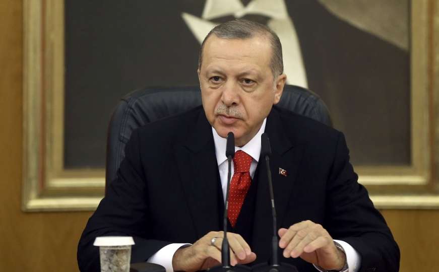 Kurz zatvara džamije, a Erdogan mu poručuje: Ovo vodi ratu krsta i polumjeseca