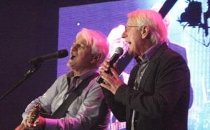 Dva divna glasa: Legendarni Oliver Dragojević i Kemal Monteno - "Nije htjela"