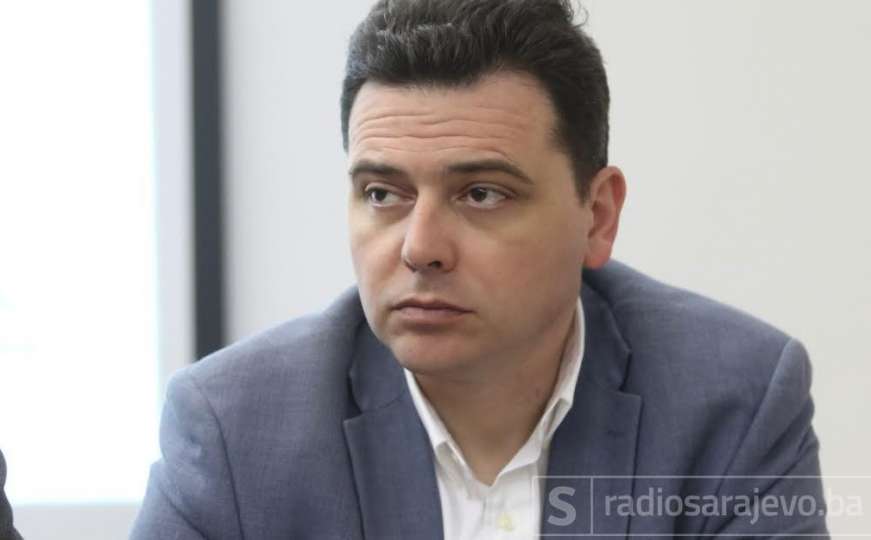 Magazinović pitao Zvizdića: Šta Vijeće ministara čini protiv poskupljenja goriva
