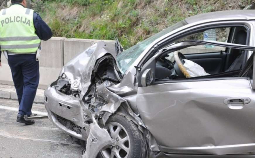 Teška saobraćajna nesreća kod Konjica, više osoba povrijeđeno