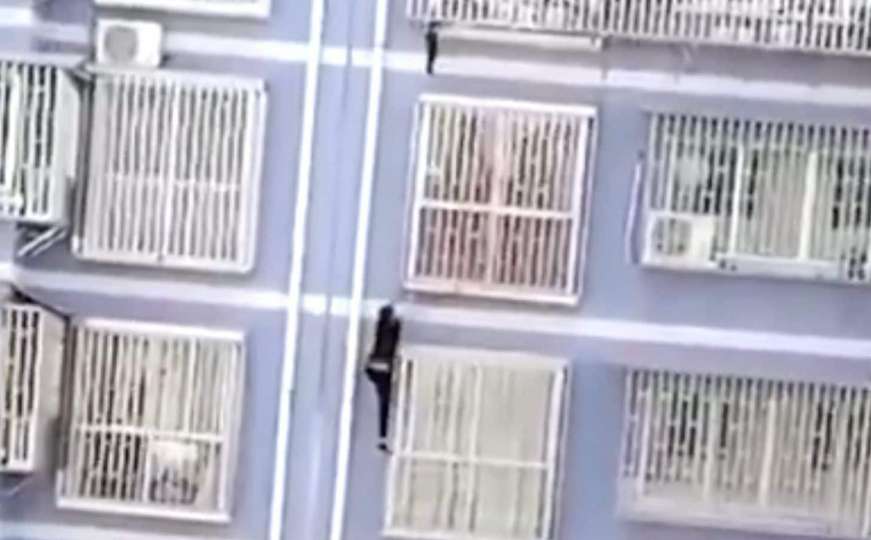 Heroj dana: Popeo se na zgradu i spasio dijete koje je visilo s balkona