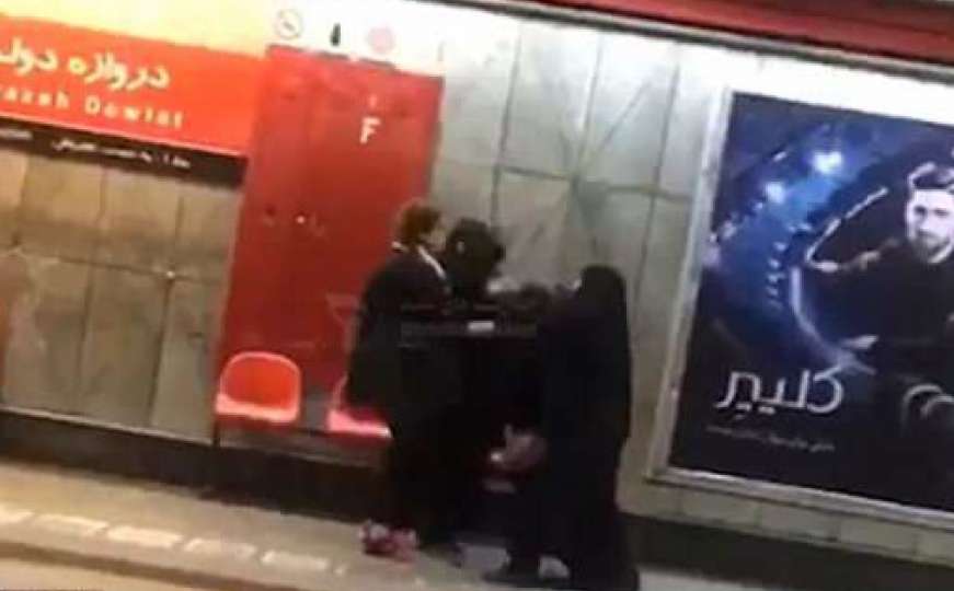 Teheran: Žena napala "vjersku policiju" jer su joj naredili da stavi hidžab