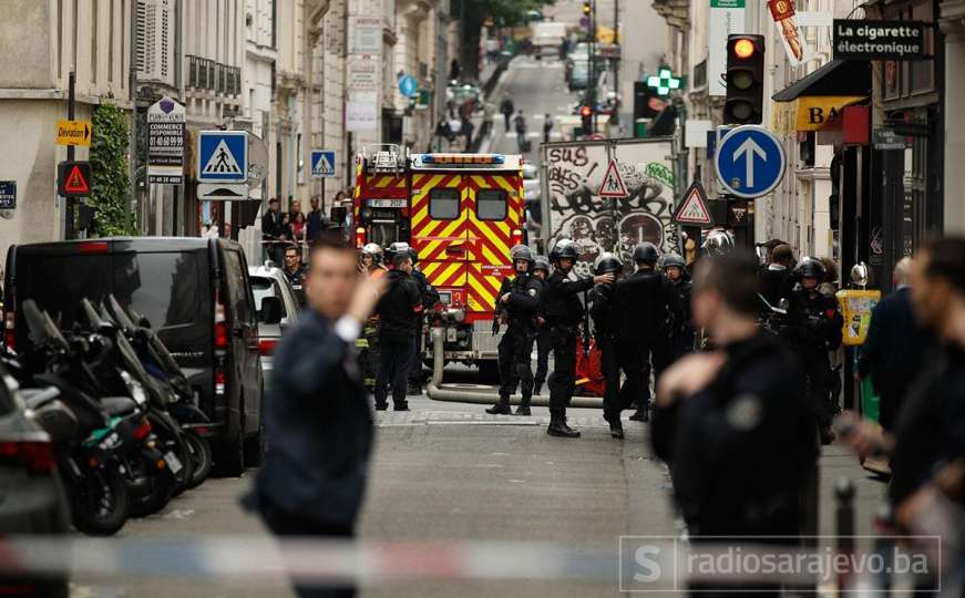 Pariška policija oslobodila dvoje talaca, uhapsila otmičara