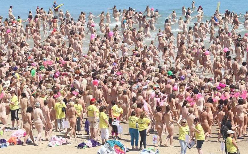 Srušen svjetski rekord: Čak 2505 potpuno golih žena na jednoj plaži