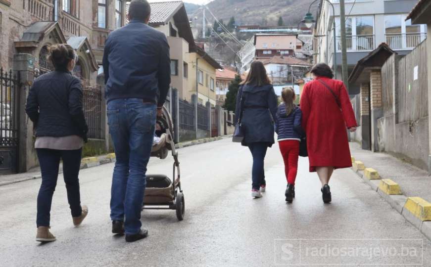 U BiH danas pretežno oblačno vrijeme, u drugom dijelu dana kiša i pljuskovi 