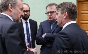 Rješenje na pomolu: Lideri stranaka potpisuju prijedlog zakona o izbornim jedinicama