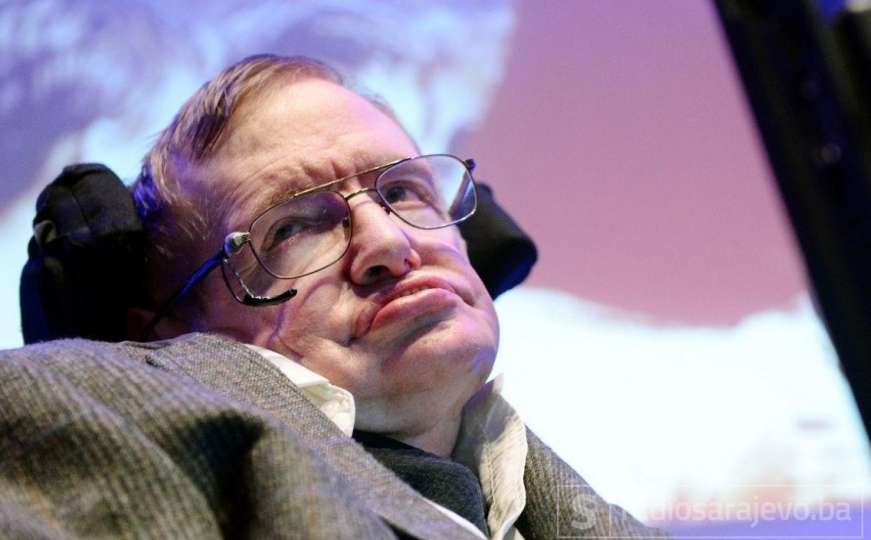  Glas Stephena Hawkinga putuje prema crnoj rupi udaljenoj 3500 svjetlosnih godina