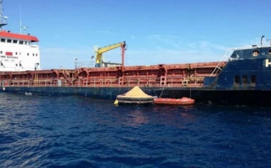 Zaustavljeno tegljenje turskog broda "Haksa", u njega ponovno prodire voda