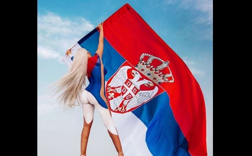 Sve za Srbiju: Jelena Karleuša gola bodrila Orlove na Mundijalu