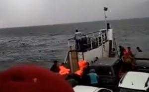 Trajekt pun putnika potonuo kod Sumatre, u toku potraga za preživjelima