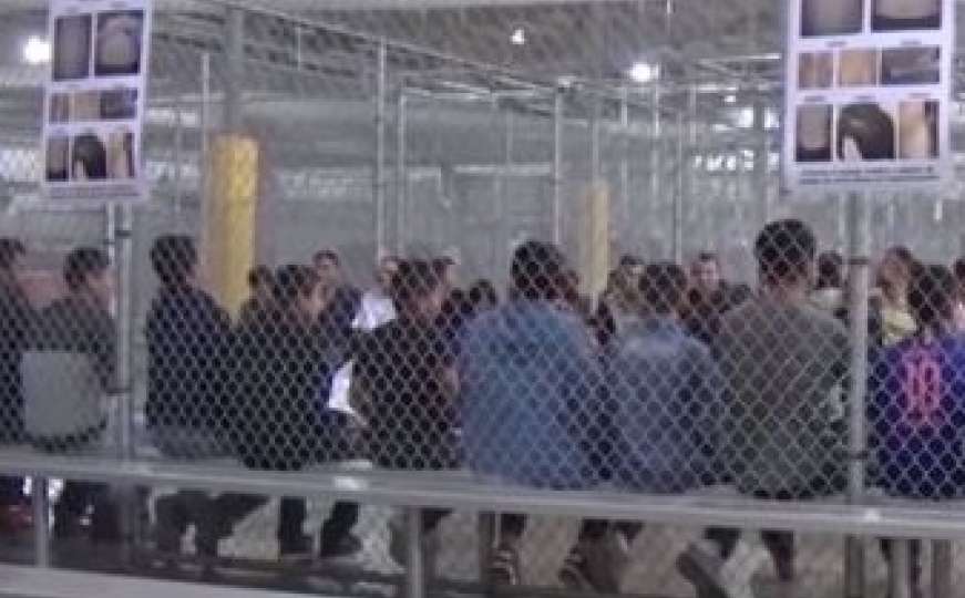 Snimci koji šokiraju: Djeca odvojena od roditelja plaču u kavezima