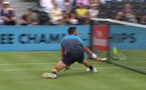 Džumhur hrabro krenuo na lopticu i završio gdje ga niko nije očekivao