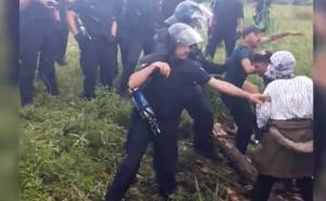 Video koji su snimili migranti: Hrvatska policija bacila suzavac na njih