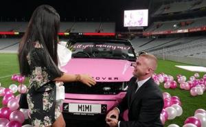 Bravo, majstore: Unajmio stadion i helikopter da zaprosi djevojku