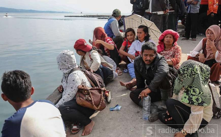U potonuću trajekta u Indoneziji nestale 192 osobe, četvero poginulih