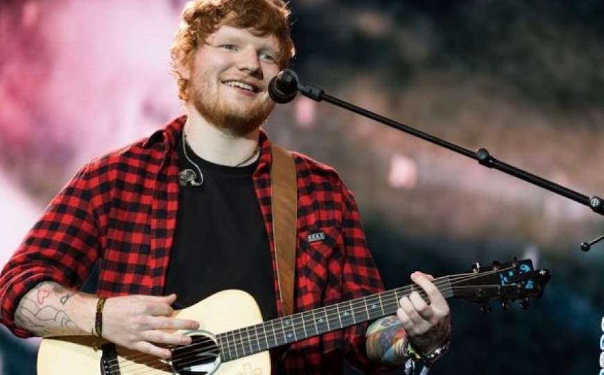 Ed Sheeran dva puta prekidao koncert u Cardiffu, razlog - žurio u toalet
