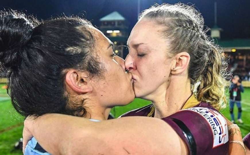 Poljubac dvije ragbijašice obišao svijet i izazvao brojne reakcije