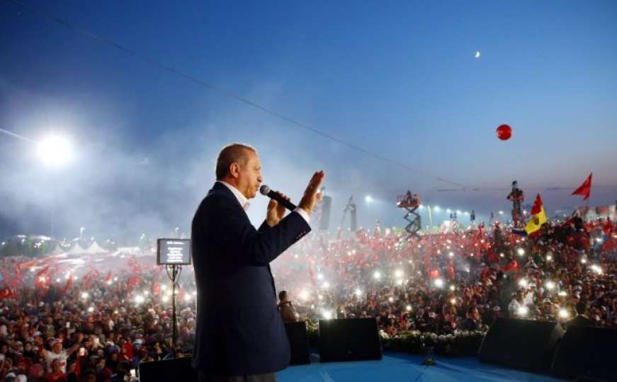 Erdogan proglasio pobjedu, čestitali mu Izetbegović, Vučić, Rama...